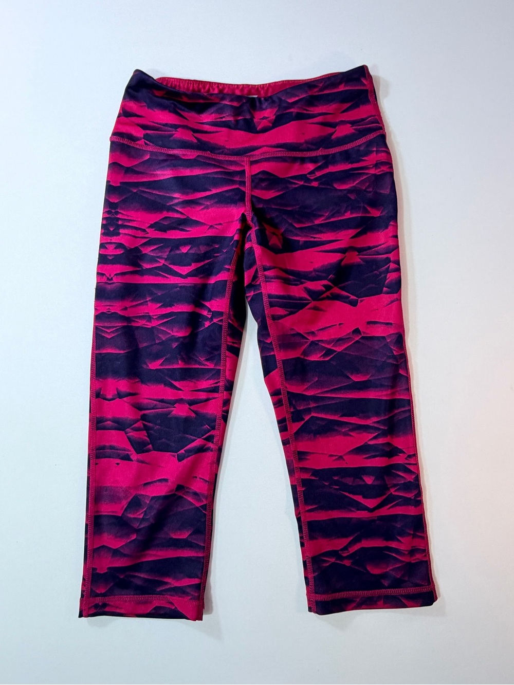 Zella Cropped Capri Leggings Red Black Abstract Print Yoga Gym Workout Size XS